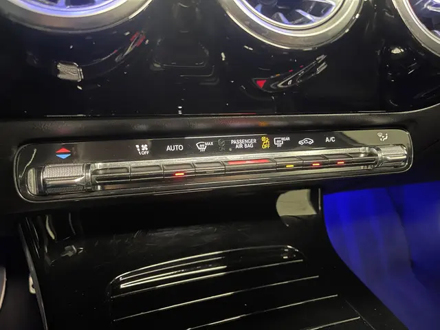 Mercedes-Benz A-Klasse 250 Premium 2018 Benzine 26