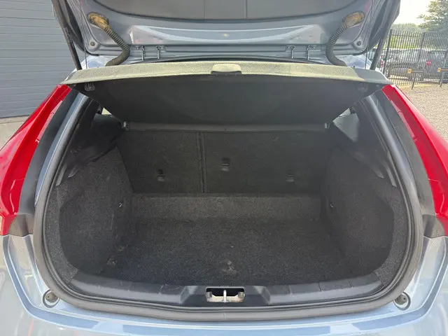 Volvo V40 2.0 T2 Nordic+ 2018 Benzine 24