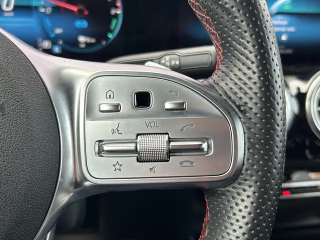 Mercedes-Benz GLA 250 e AMG Line 2022 Hybride Benzine 30