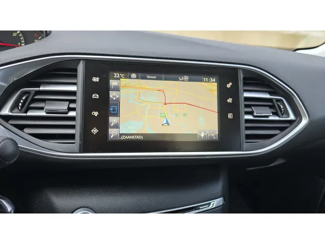 Peugeot 308 SW 1.2 PureTech Blue Lion 2017 Benzine 26