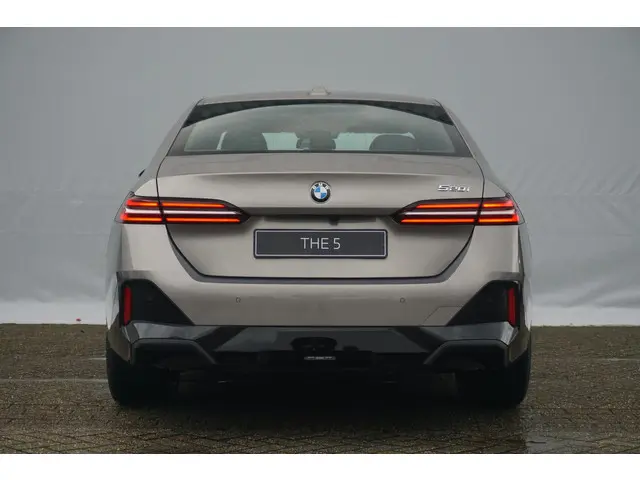 BMW 5 Serie Sedan 520i 2025 Benzine 6