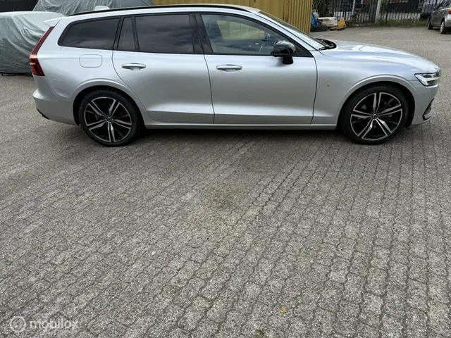 Volvo V60 2.0 B3 R-Design 2021 2021 Benzine 6