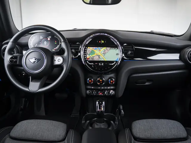 MINI 5-Deurs Cooper Aut. 2023 Benzine 8