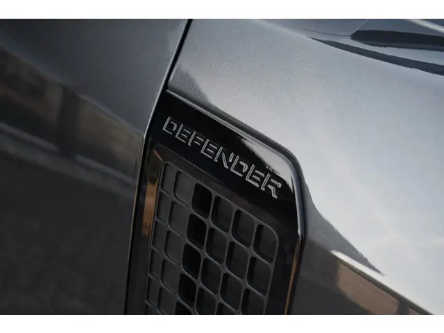 Land Rover Defender 110 D300 SE 2021 Diesel 67