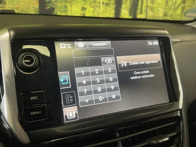 Peugeot 2008 1.2 PureTech Féline 2015 Benzine 14