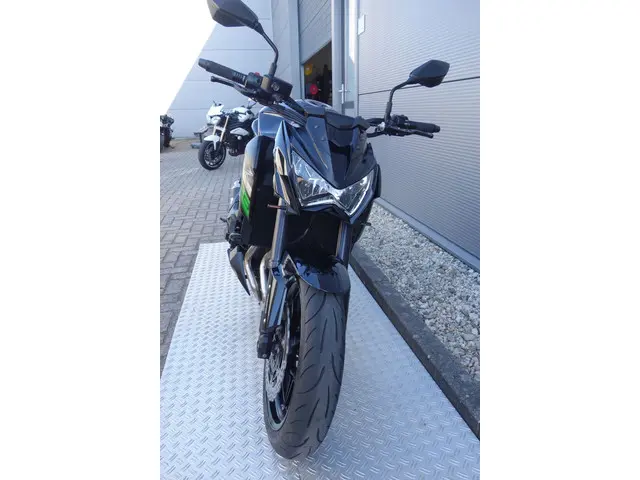 Kawasaki Z800 ABS 2016 Benzine 4