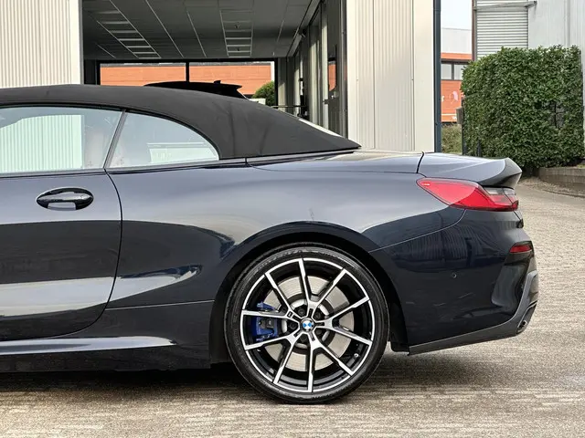 BMW 8 Serie 840i xDrive High Executive 2021 Benzine 67