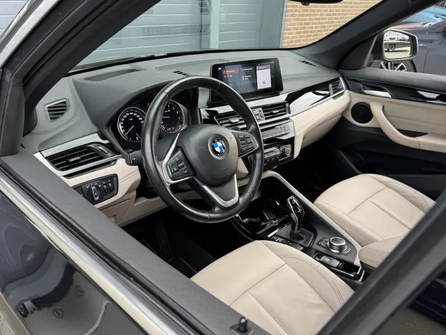 BMW X1 sDrive20i VDL NEDCAR EDITION 2019 Benzine 4
