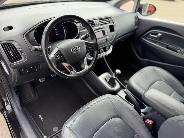 Kia Rio 1.2 CVVT World Cup Edition 2014 Benzine 18
