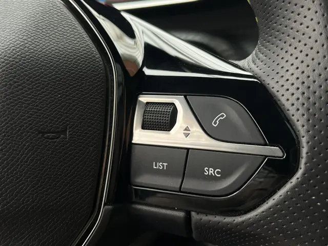 Peugeot e-2008 EV GT Pack 50 kWh 2022 Elektrisch 21