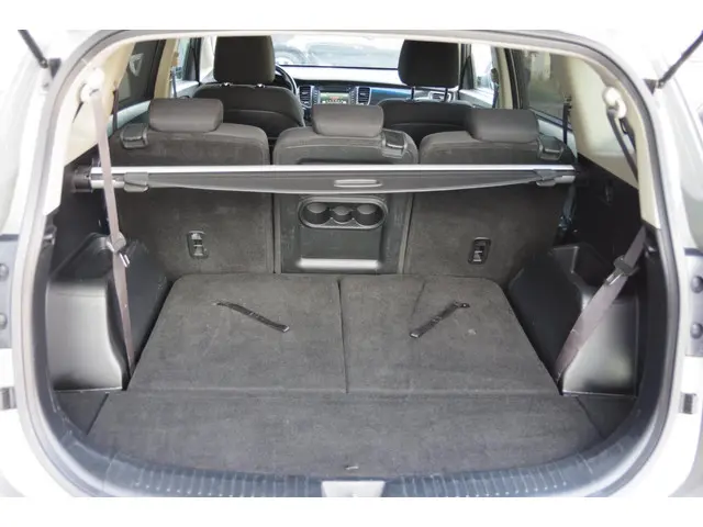 Kia Carens 1.6 GDi Business Pack 2013 Benzine 7