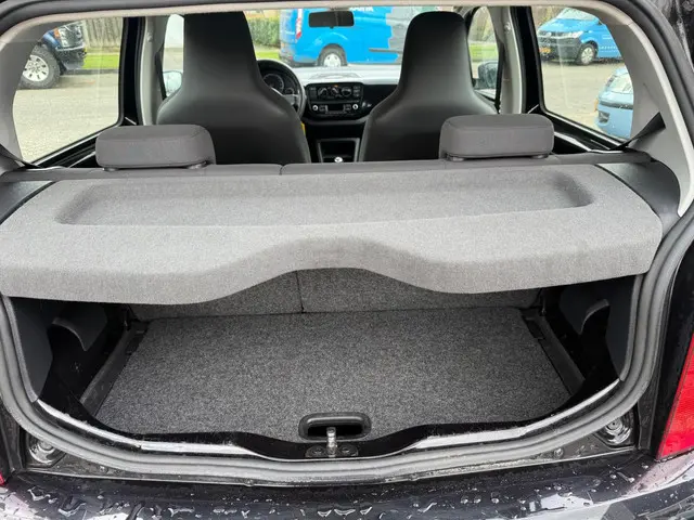 Volkswagen up! 1.0 move up! BlueMotion 2012 Benzine 10
