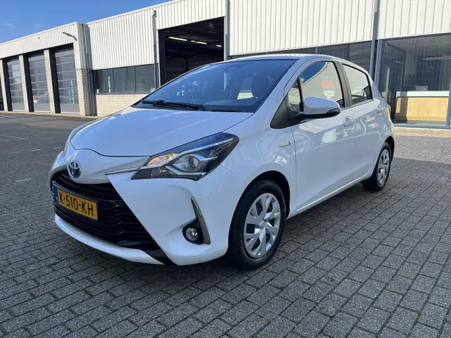 Toyota Yaris 1.5 Hybrid Active 2019 Hybride Benzine 57