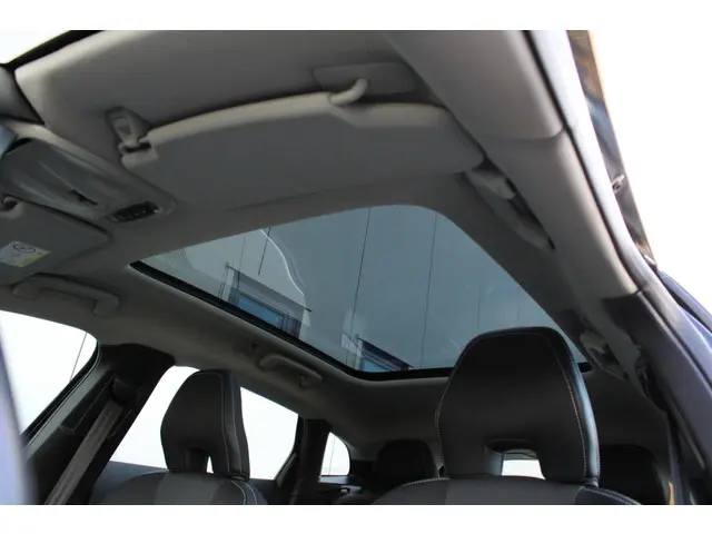 Volvo V40 1.6 T2 Momentum | Panoramadak 2014 Benzine 6