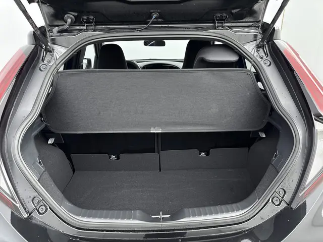 Toyota Aygo X 1.0 VVT-i MT Premium 2024 Benzine 32