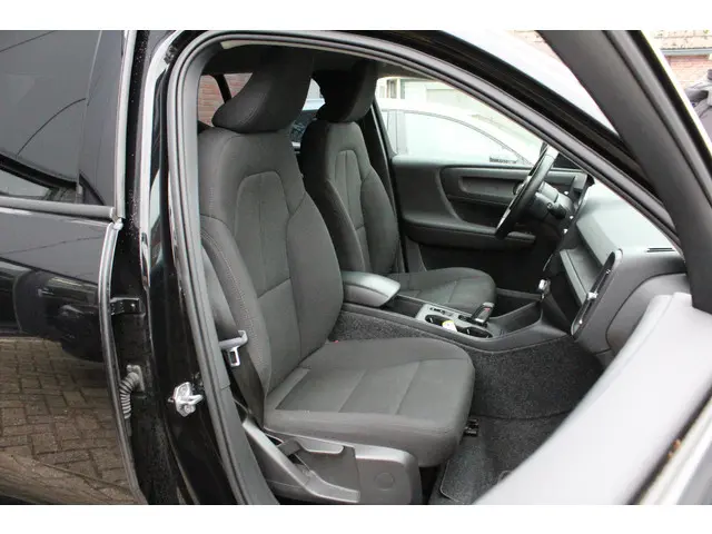 Volvo XC40 1.5 T2 Momentum Core 2021 Benzine 16