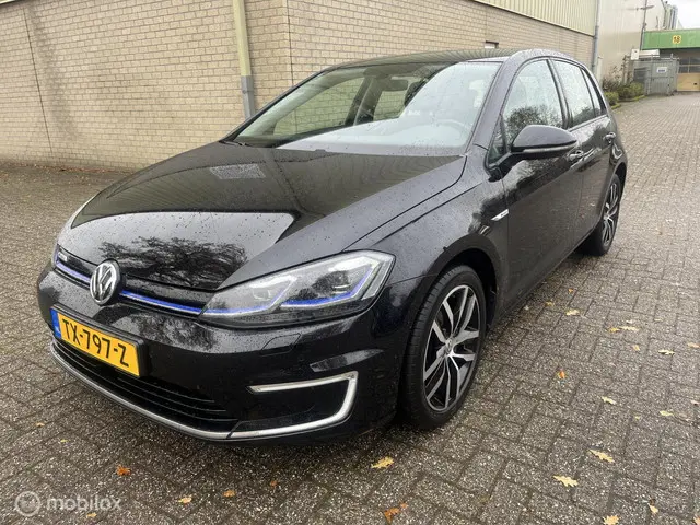 Volkswagen e-Golf 5D Nieuwe APK ACC DAB 2018 Elektrisch 2