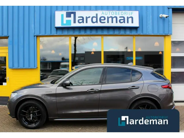 Alfa Romeo Stelvio 2.0 T AWD Veloce Carplay 2021 Benzine 4