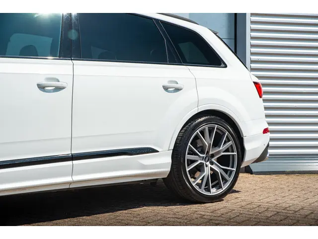 Audi SQ7 4.0 TFSI SQ7 quattro 2022 Benzine 36