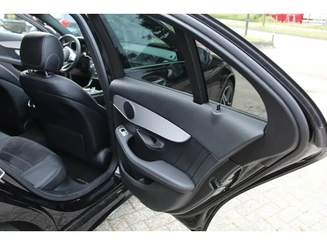 Mercedes-Benz C-Klasse 180 Bns Sol. AMG 2019 Benzine 23