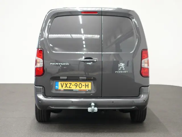 Peugeot Partner 1.5 L2 2023 Diesel 26