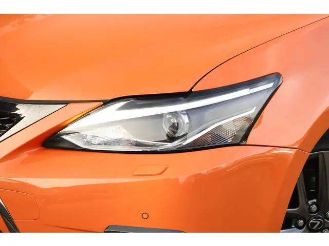 Lexus CT 200h F Sport Line 2018 Hybride Benzine 4