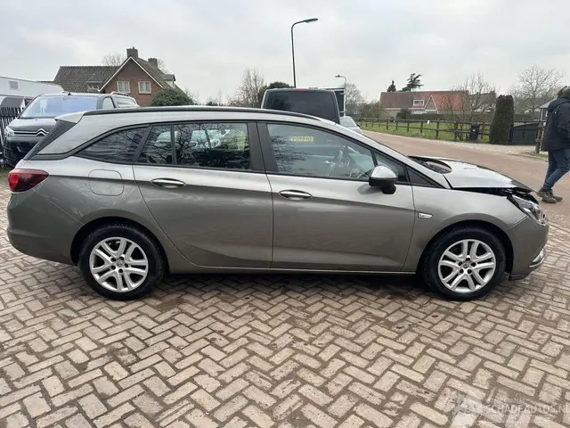 Opel Astra 1.0 Online Ed. SPORTS TOURER 2017 Benzine 6