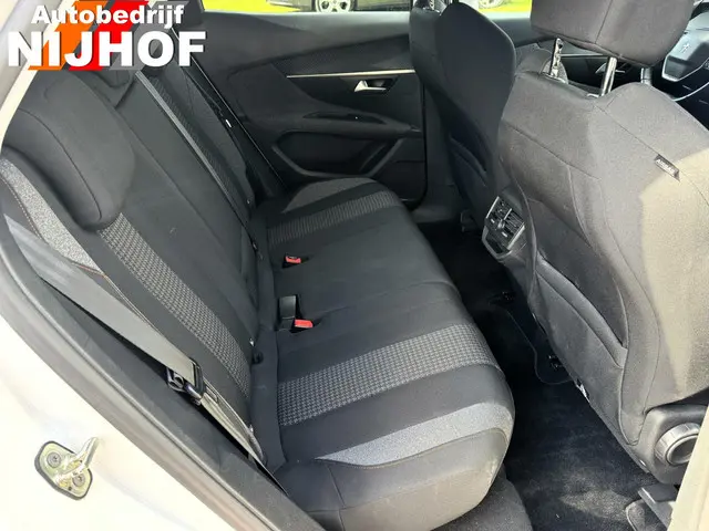 Peugeot 3008 1.2 PureTech Allure 2019 Benzine 16
