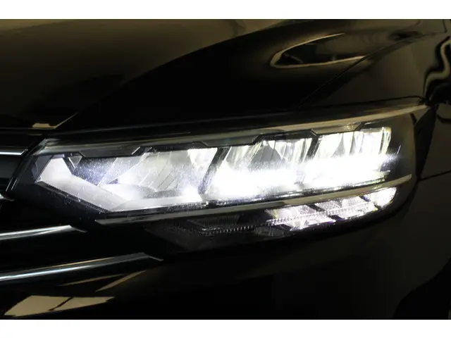 Volkswagen Passat Variant 1.5 TSI Business 2023 Benzine 18