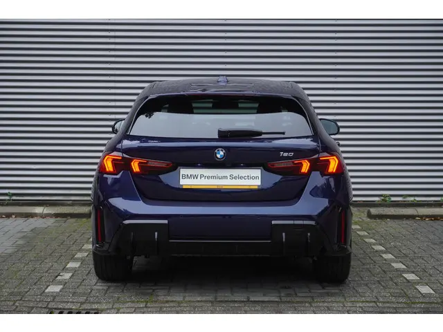 BMW 1 Serie 5-deurs 120 2025 Benzine 5