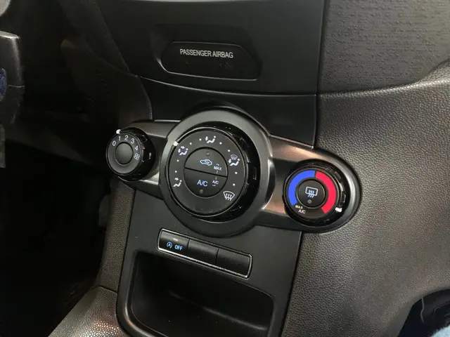 Ford Fiesta 1.0 Style|84000KM|Navigatie|Airco| 2015 Benzine 19