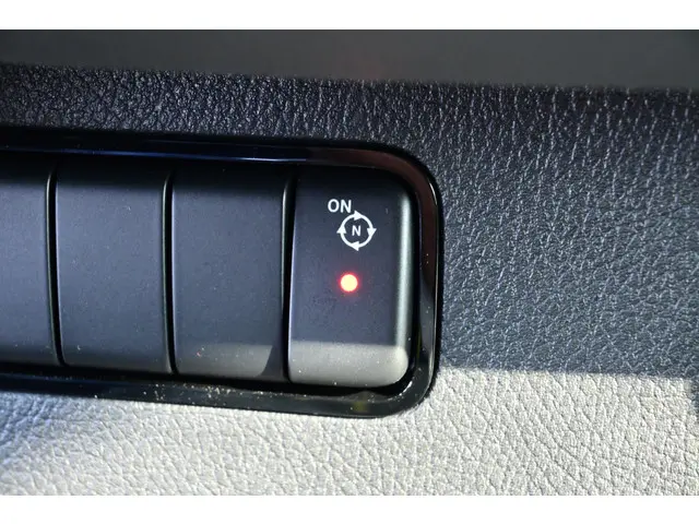 Mercedes-Benz Sprinter 317 CDI L2H2 2024 Diesel 16
