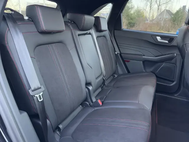 Ford Kuga 2.5 PHEV ST-Line X 2025 Hybride Benzine 10