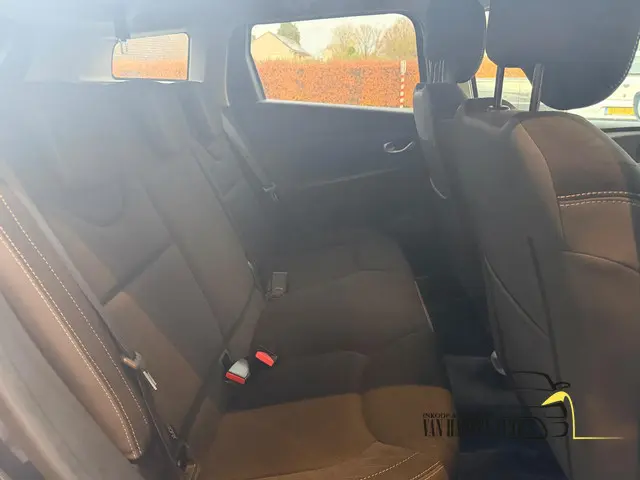 Renault Clio Estate 0.9 TCe Limited 2018 Benzine 7