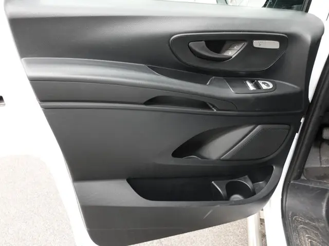 Mercedes-Benz eVito Lang 66 kWh 2022 Elektrisch 10