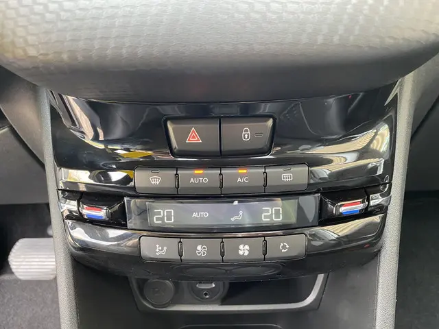 Peugeot 2008 1.2 PureTech Allure 2016 Benzine 15