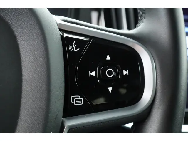 Volvo V60 T8 Recharge R-Design 2022 Hybride Benzine 15