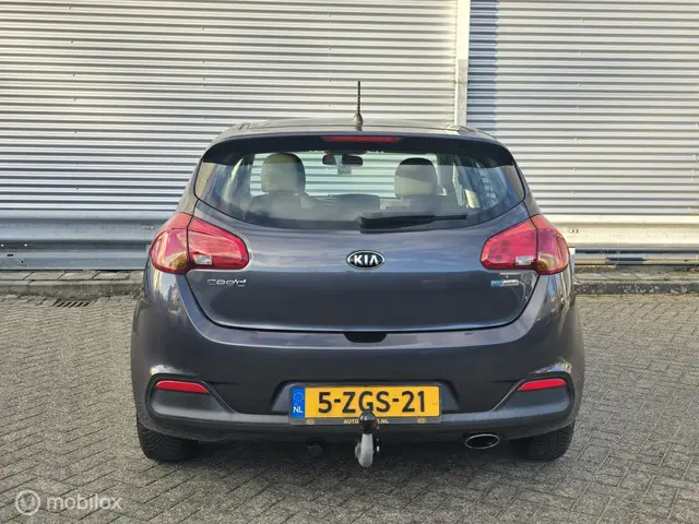 Kia cee'd 1.6 GDI ComfortLine |Jaar Garantie !! 2015 Benzine 32