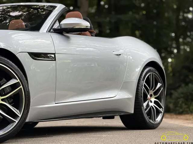 Jaguar F-Type P450 RWD R-Dynamic Black 2021 Benzine 50