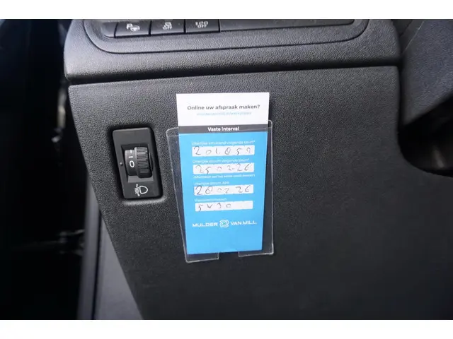 Peugeot 2008 1.2 PureTech Allure 2017 Benzine 9