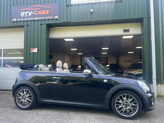 MINI One Cabrio 2