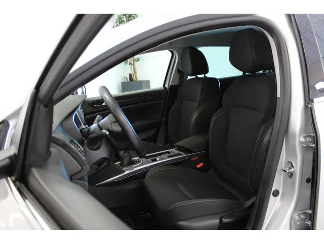 Renault Mégane Estate 1.5 Blue dCi Limited 2019 Diesel 10
