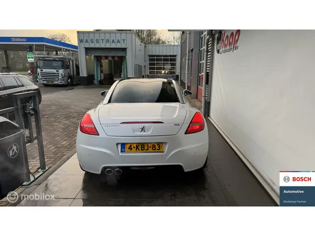 Peugeot RCZ 3