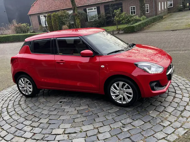 Suzuki Swift 1.2 Select Smart Hybrid 2023 Benzine 34
