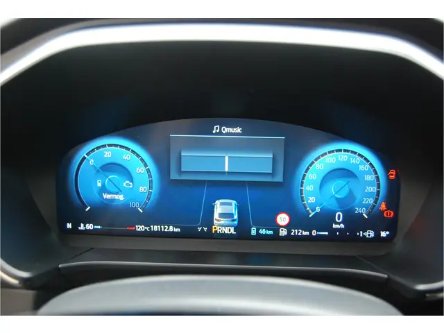 Ford Kuga 2.5 PHEV 243pk Titanium 2024 Hybride Benzine 18