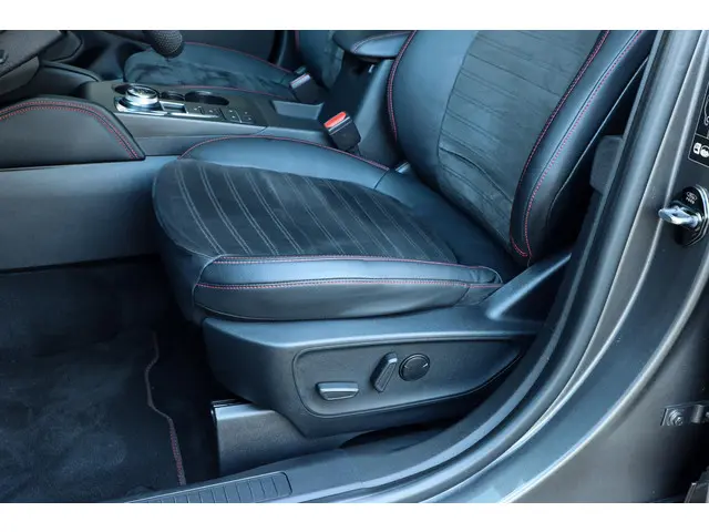 Ford Kuga 2.5 PHEV ST-Line X 2021 Hybride Benzine 24