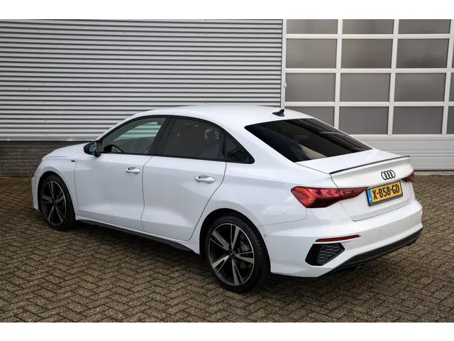 Audi A3 Limousine 35 TFSI 3x S-Line 150PK 2023 Benzine 25