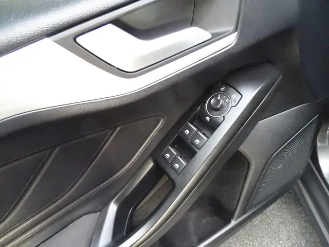 Ford Focus Wagon 1.0 EcoBoost Hybrid 2022 Hybride Benzine 9