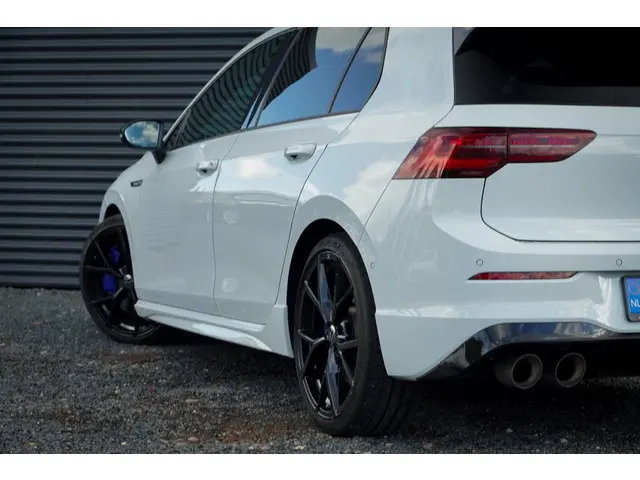 Volkswagen Golf 2.0 TSI R 4Motion 2023 Benzine 30