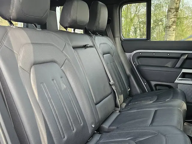 Land Rover Defender 110 2.0 P400e 2021 Hybride Benzine 14